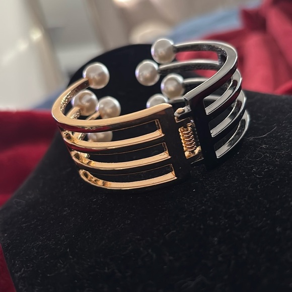 Vintage style pearl Luxury bracelet - Picture 5 of 10